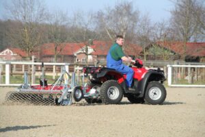 herse trainée roll quad, petit tracteur, carrière, manège